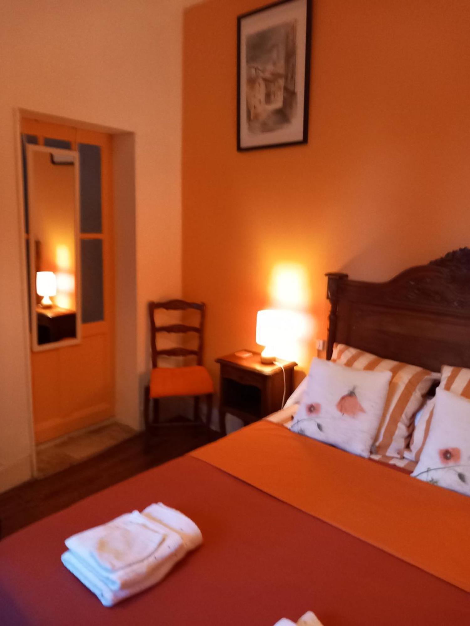 Chambre D'Hotes La Tour De Brazalem เนรัค ภายนอก รูปภาพ