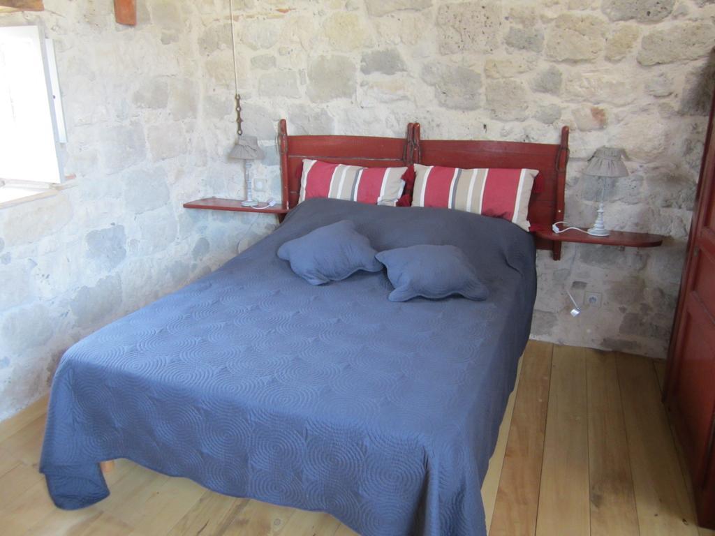 Chambre D'Hotes La Tour De Brazalem เนรัค ห้อง รูปภาพ